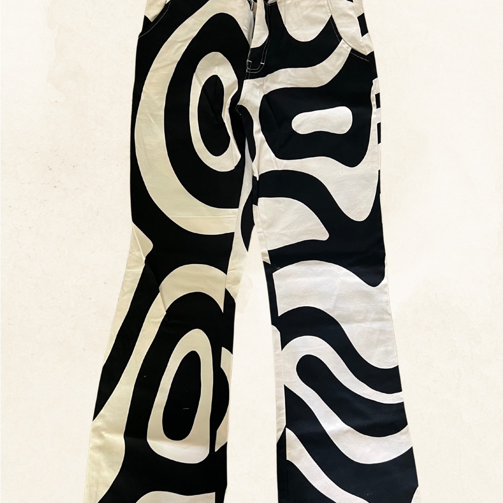 Motel Rocks Stylish Black and White Patterned Women's Pants
